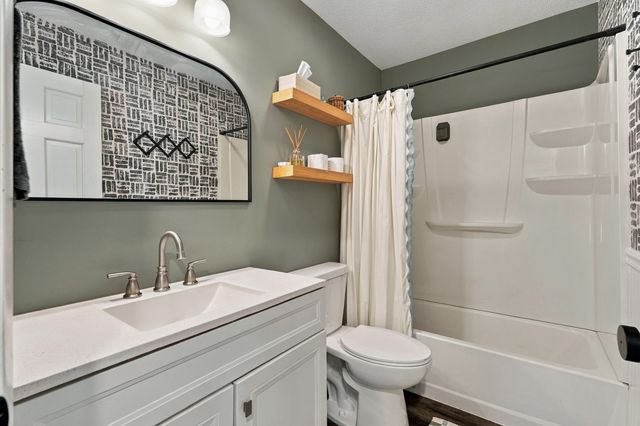 2905 LYNNWOOD DR, Columbia, MO 65203