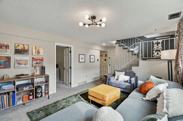 2905 LYNNWOOD DR, Columbia, MO 65203