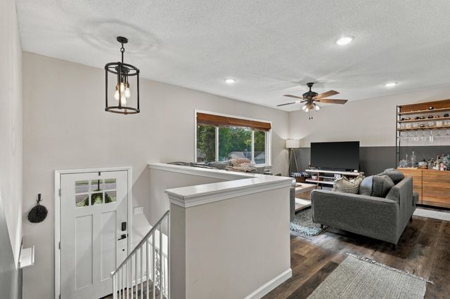 2905 LYNNWOOD DR, Columbia, MO 65203