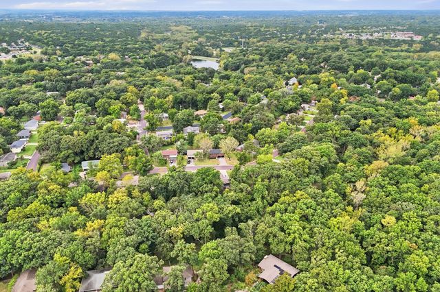 2905 LYNNWOOD DR, Columbia, MO 65203