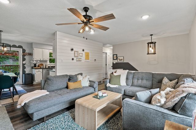2905 LYNNWOOD DR, Columbia, MO 65203