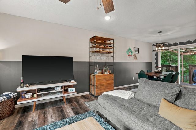 2905 LYNNWOOD DR, Columbia, MO 65203