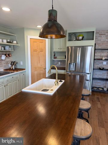 101 BEACHSIDE DR, Stevensville, MD 21666