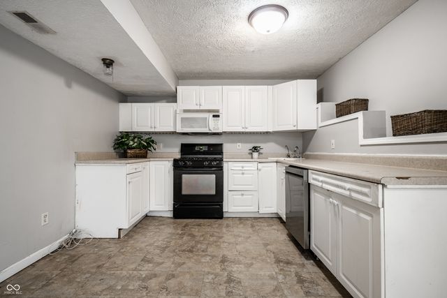 11126 Echo Grove Lane, Indianapolis, IN 46236