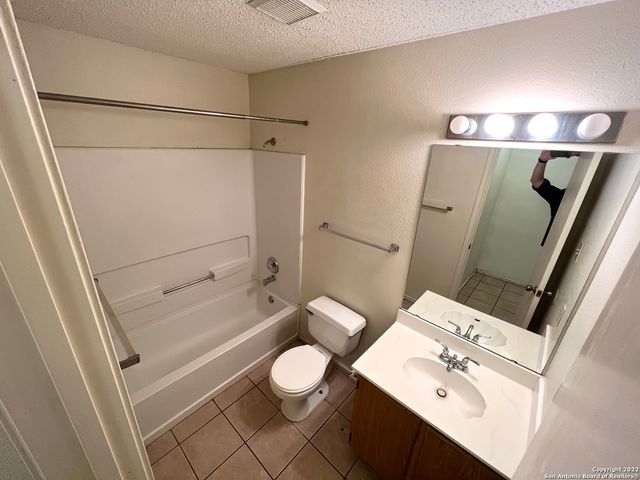 9629 GREEN PLAIN DR, San Antonio, TX 78245