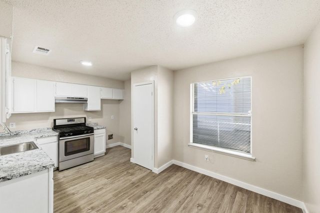 2204 Donahue LN B, Austin, TX 78744
