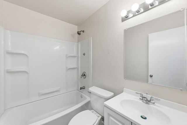 2204 Donahue LN B, Austin, TX 78744
