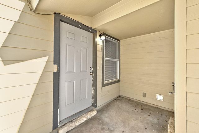 2204 Donahue LN B, Austin, TX 78744
