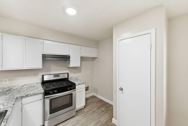 2204 Donahue LN B, Austin, TX 78744