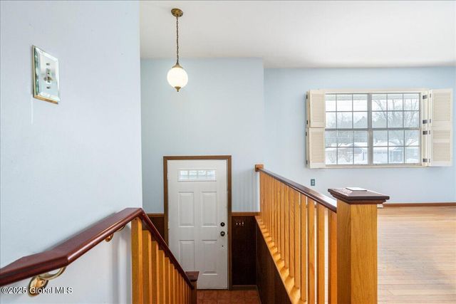 4 Iroquois Drive, Saratoga Springs, NY 12866