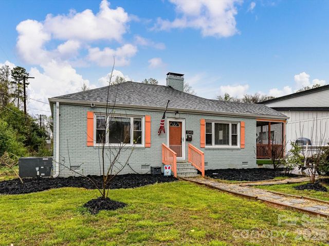 1240 Skyview Road, Charlotte, NC 28208