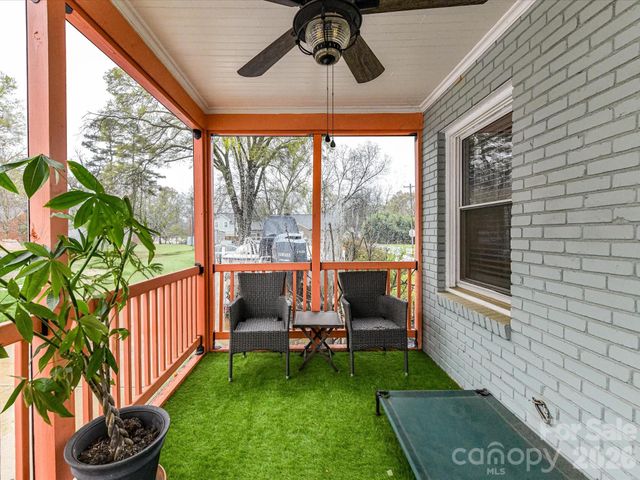 1240 Skyview Road, Charlotte, NC 28208