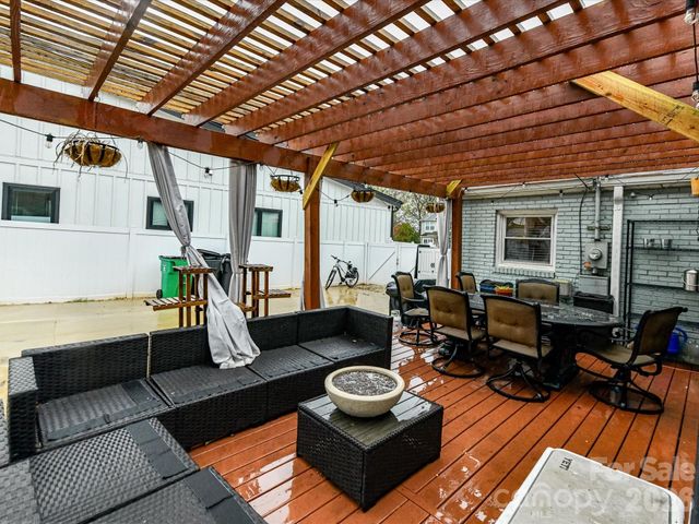 1240 Skyview Road, Charlotte, NC 28208