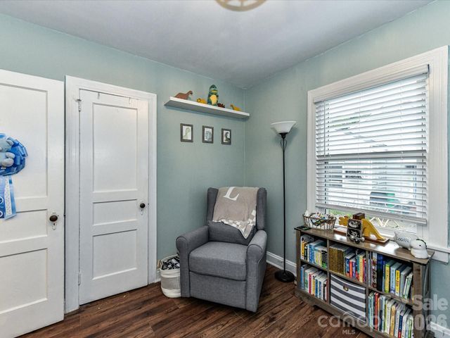 1240 Skyview Road, Charlotte, NC 28208