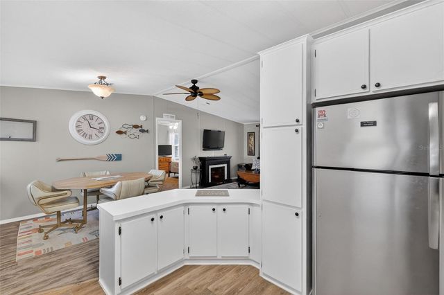 2828 MANATEE ROAD, Tavares, FL 32778