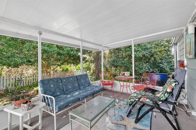 2828 MANATEE ROAD, Tavares, FL 32778