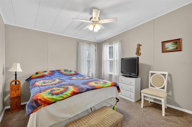 2828 MANATEE ROAD, Tavares, FL 32778