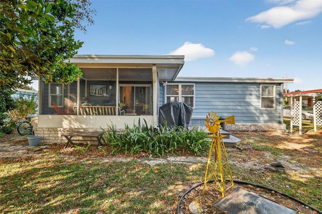 2828 MANATEE ROAD, Tavares, FL 32778