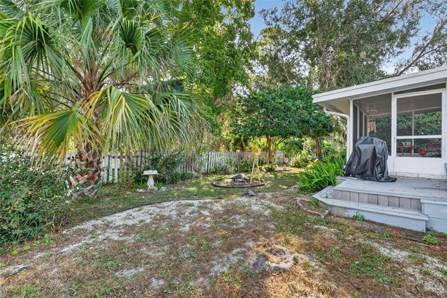 2828 MANATEE ROAD, Tavares, FL 32778