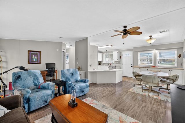 2828 MANATEE ROAD, Tavares, FL 32778