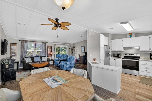 2828 MANATEE ROAD, Tavares, FL 32778