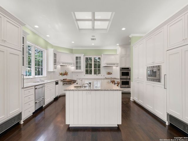 100 Tomahawk, Hill Country Village, TX 78232