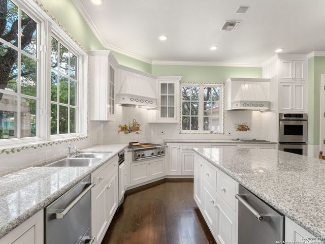 100 Tomahawk, Hill Country Village, TX 78232