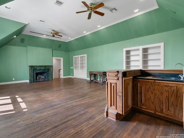 100 Tomahawk, Hill Country Village, TX 78232