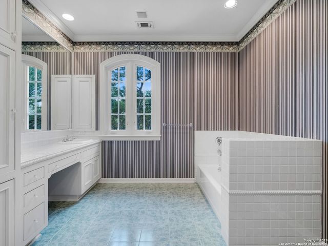 100 Tomahawk, Hill Country Village, TX 78232