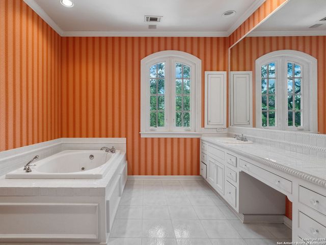 100 Tomahawk, Hill Country Village, TX 78232