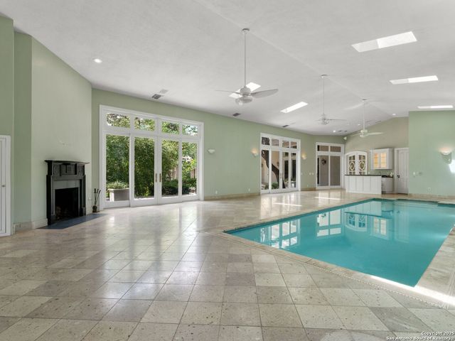 100 Tomahawk, Hill Country Village, TX 78232