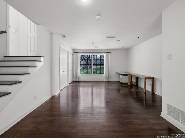 100 Tomahawk, Hill Country Village, TX 78232