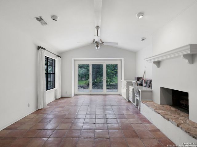 100 Tomahawk, Hill Country Village, TX 78232