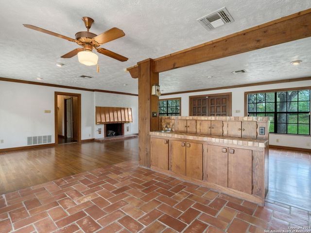 100 Tomahawk, Hill Country Village, TX 78232