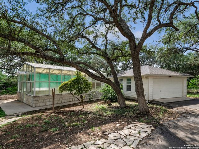 100 Tomahawk, Hill Country Village, TX 78232