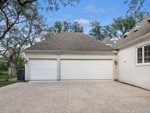 100 Tomahawk, Hill Country Village, TX 78232