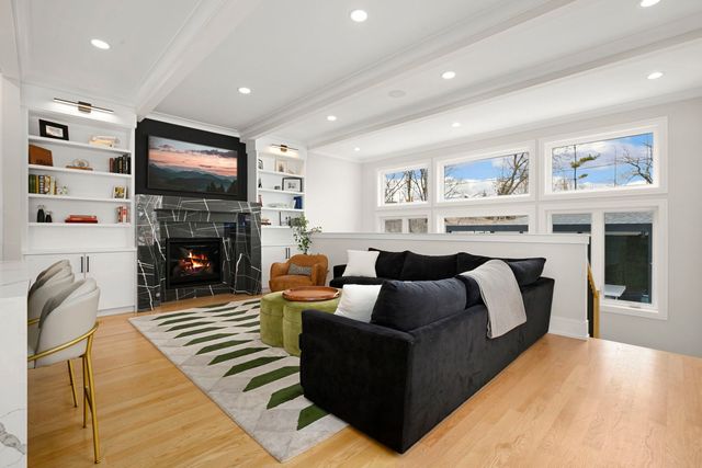 4218 N Kildare Avenue, Chicago, IL 60641