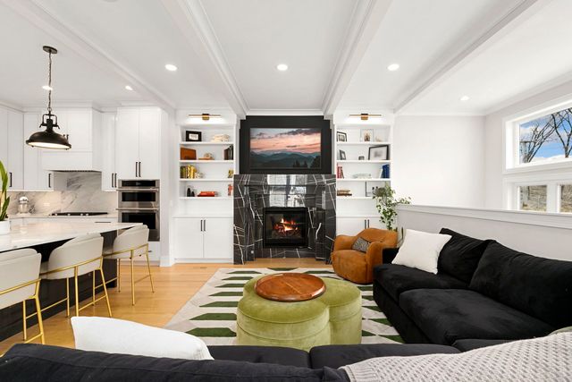 4218 N Kildare Avenue, Chicago, IL 60641