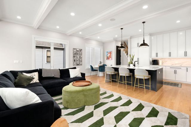 4218 N Kildare Avenue, Chicago, IL 60641