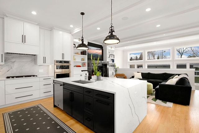 4218 N Kildare Avenue, Chicago, IL 60641