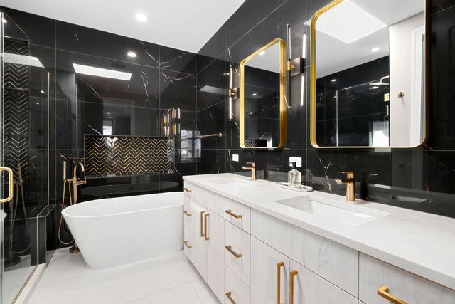 4218 N Kildare Avenue, Chicago, IL 60641