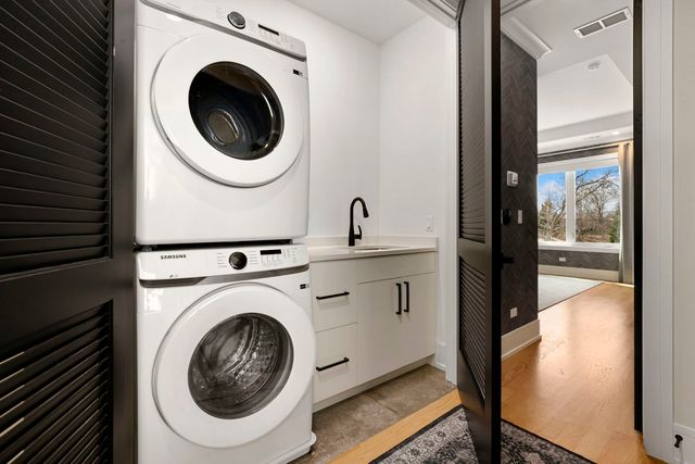 4218 N Kildare Avenue, Chicago, IL 60641