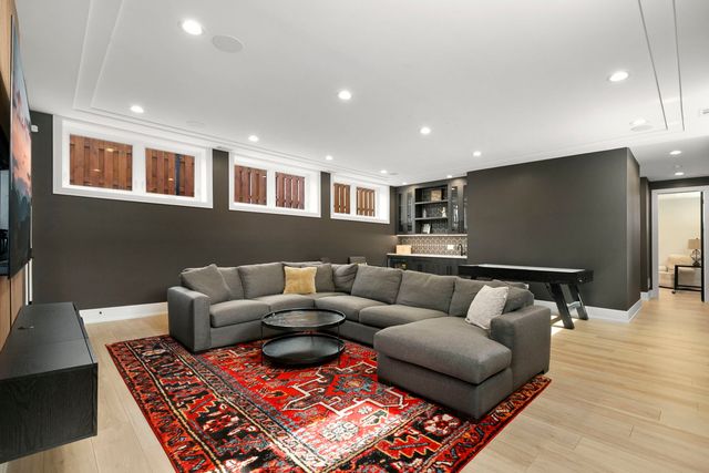 4218 N Kildare Avenue, Chicago, IL 60641