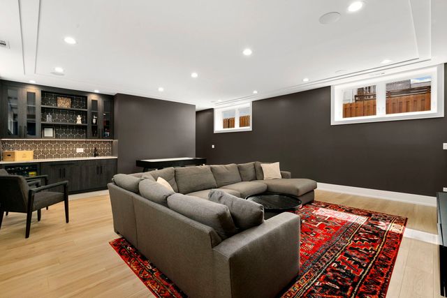 4218 N Kildare Avenue, Chicago, IL 60641