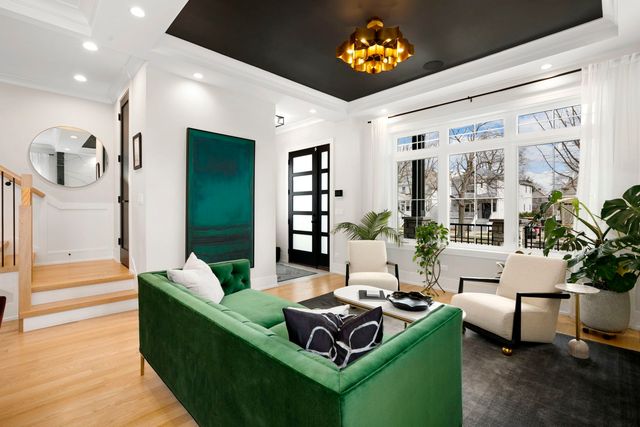 4218 N Kildare Avenue, Chicago, IL 60641