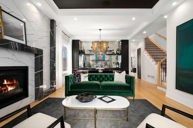 4218 N Kildare Avenue, Chicago, IL 60641