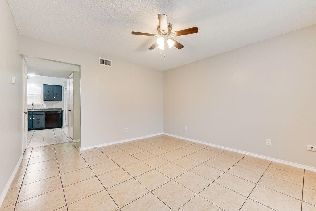 1726 W Sanford Street D, Arlington, TX 76012