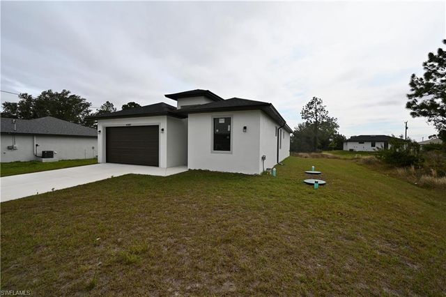 4107 13th ST SW, Lehigh Acres, FL 33976