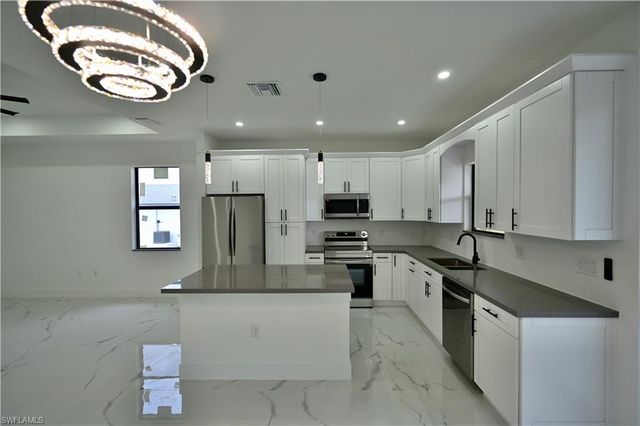 4107 13th ST SW, Lehigh Acres, FL 33976