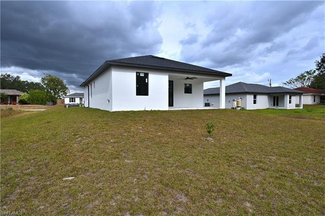 4107 13th ST SW, Lehigh Acres, FL 33976